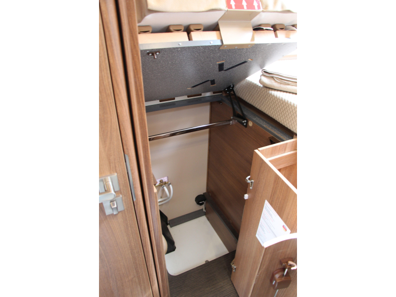 Carthago C-Tourer I 149 LE Single beds Pull-down bed photo: 63