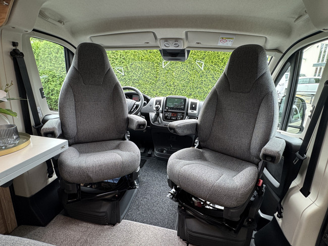 Hymer Yosemite 600 L&Auml;NGSBETTEN 160 PS Euro6 Fiat Ducato **Einzigartig/Dieselheizung/4 Sitzpl&auml;tze/2x Wohnraumbatterie/Markise/1. Besitzer/Nur Foto: 23