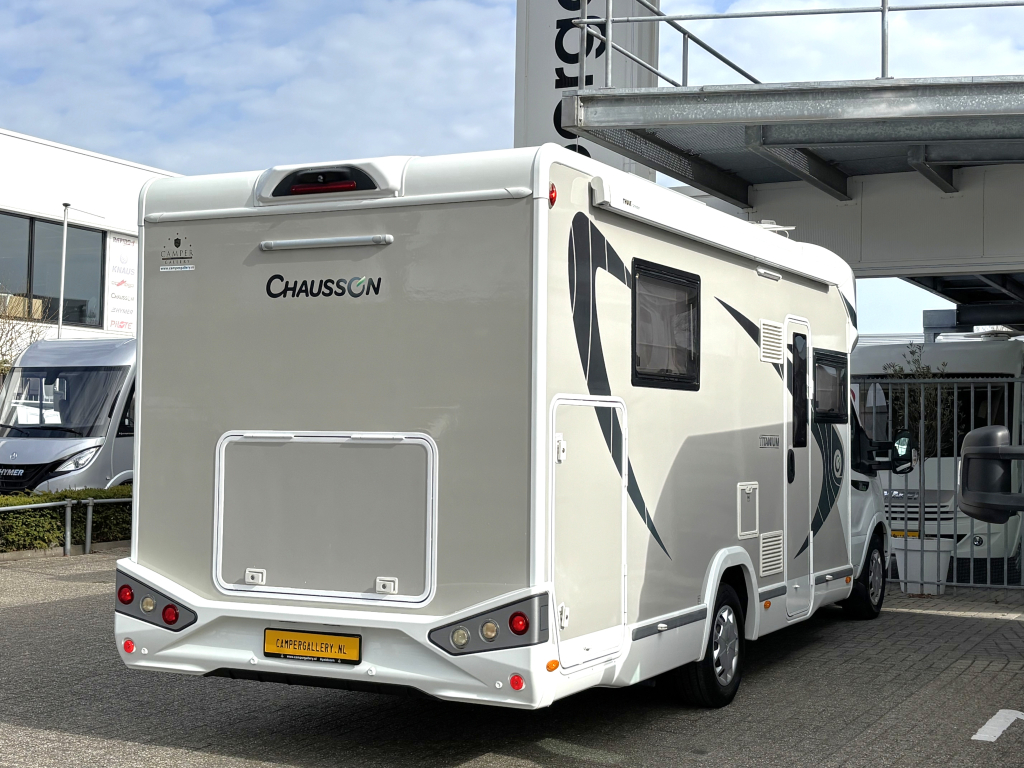 Chausson 768 XLB Titanium AUTOMAAT QUEENSBED + HEFBED + F2F foto: 21