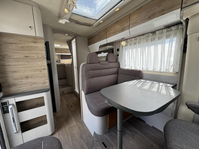 Hymer EXT 678 9T-Automaat Enkele Bedden Luifel Lpg Zonnepaneel foto: 13
