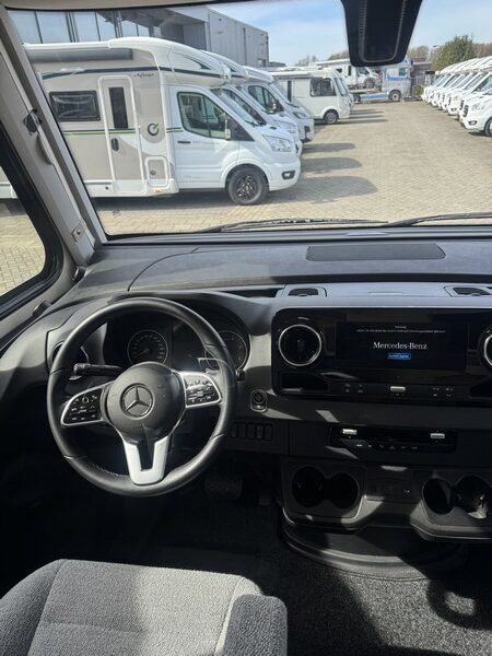Hymer B MC I 680 equipado con potente Mercedes 9 G Tronic 170 CV AUTOM&Aacute;TICO camas individuales + cama abatible (56 foto: 21