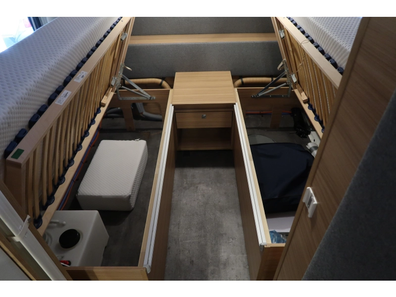 Dethleffs Camper 510 ER MET THULE CASSETTE LUIFEL  foto: 4