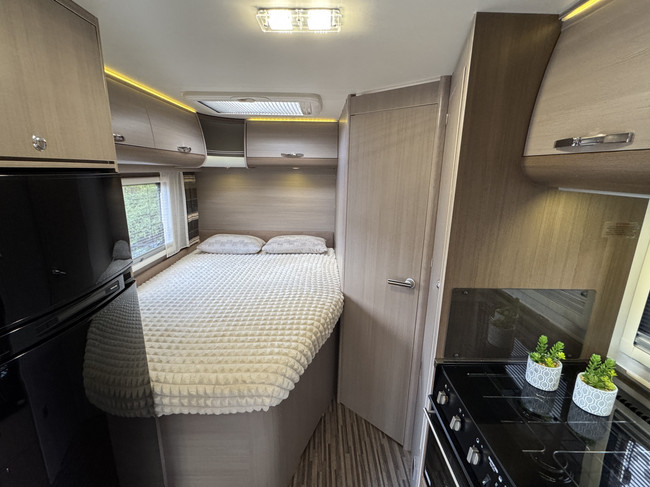 Adria Matrix Supreme M 657SF 150 cv Euro5 Renault Master **Excelente estado/4 asientos/6 plazas para dormir/Amplio sal&oacute;n/Alde/Panel solar foto: 16