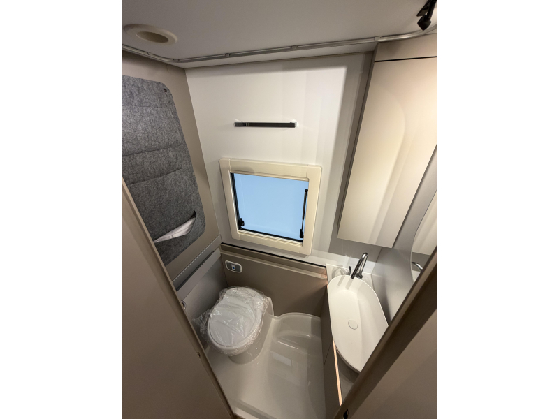 Adria Alpina Modelo 2027 foto: 15