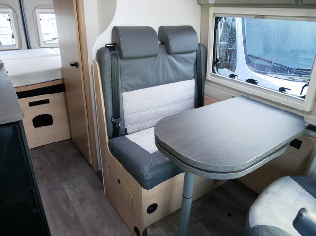 Sunlight Cliff 600 XV, Autom&aacute;tico de 9 velocidades, Camper de 6 metros, Cama transversal foto: 9