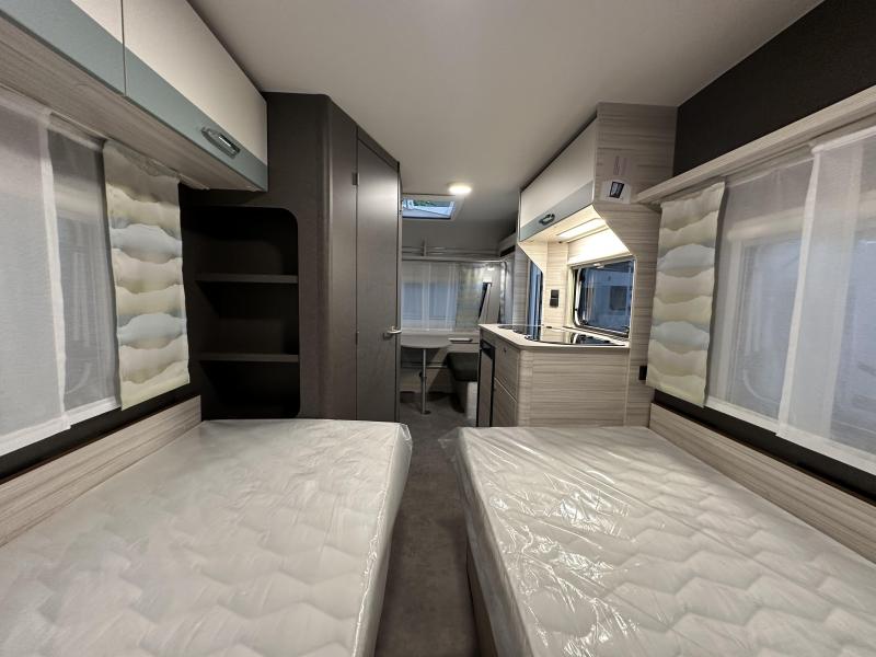 Dethleffs C'Joy 460 LE +mover+luifel+fietsendrag  foto: 14