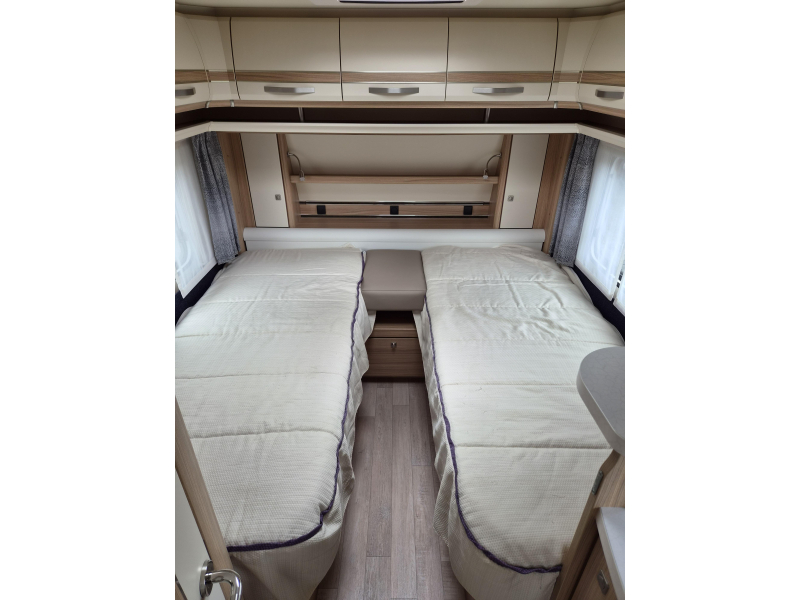 Fendt Bianco Selection 465 TG Camas individuales - Toldo foto: 10