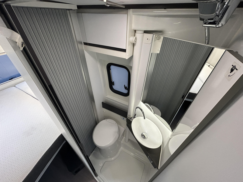 Adria Twin Supreme 600 SPB Tow bar, awning, camera photo: 21