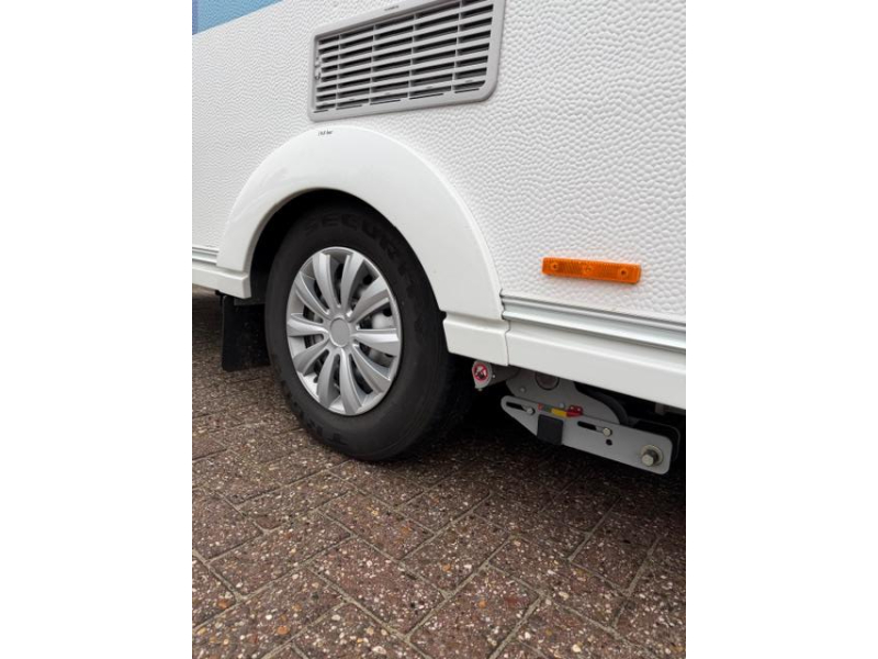Adria Altea 492 LU Incl. Mover en Voortent  foto: 9