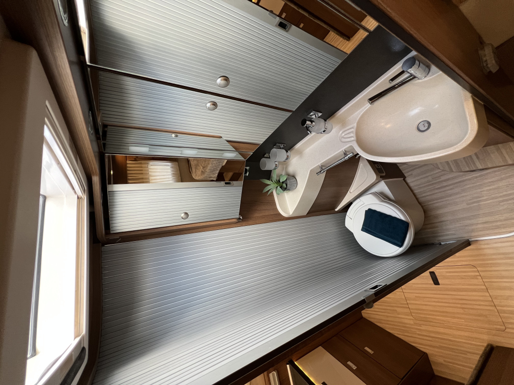 Carthago C-Tourer I 144 QB QUEENSBED+HEBED TREKHAAK DAKAIRCO foto: 10