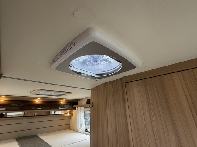 Knaus 650 Meg Sun Ti Automatik Einzelbetten Maxxfan Flacher Boden Foto: 23