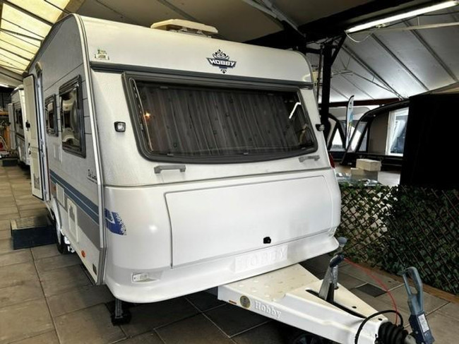 Hobby De Luxe 450 UF mover, voortent foto: 11