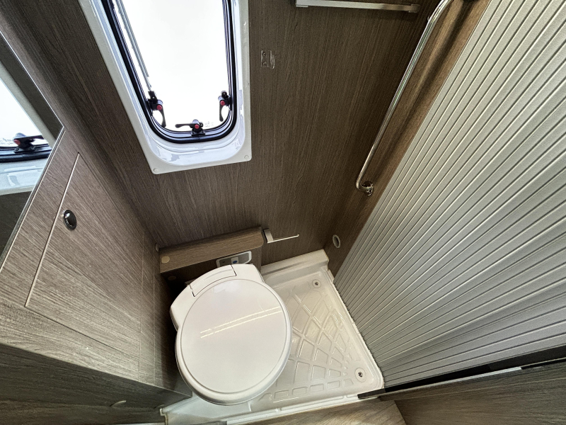 Chausson V Automaat/2019/Airco/Euro6  foto: 12