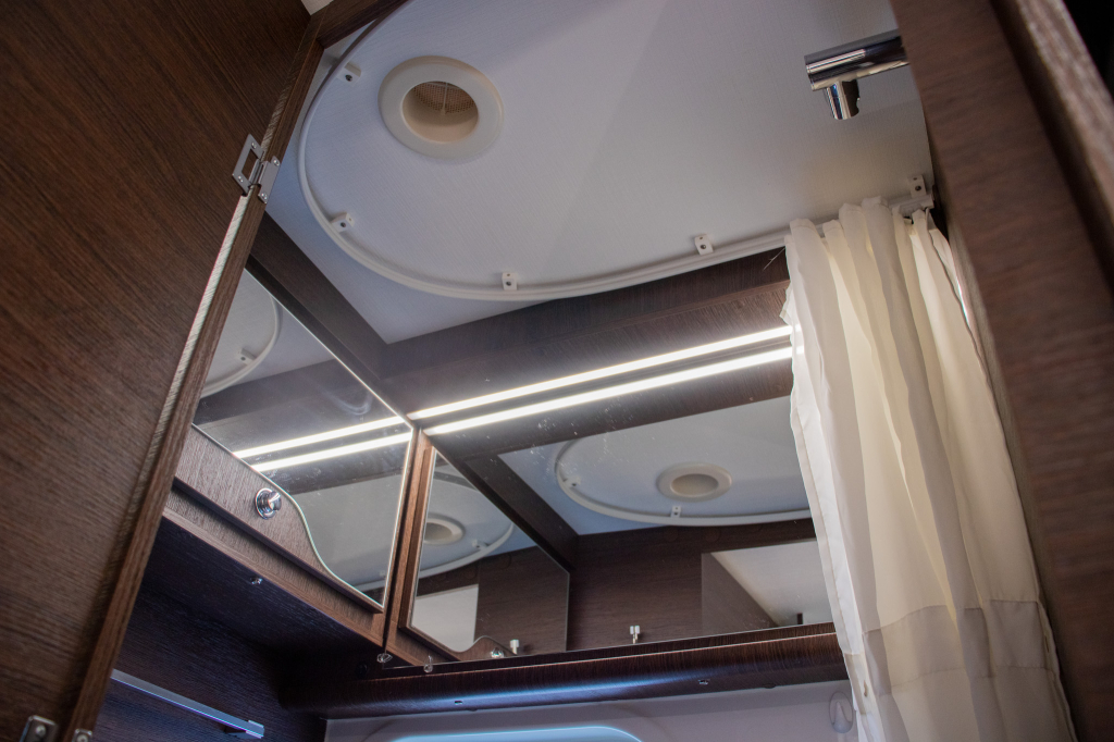 Karmann Davis 590 Skyroof foto: 24