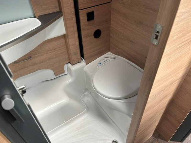 Knaus L!ve Wave 650 MEG BLACK SELECTION  foto: 12