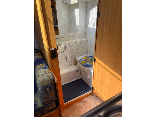 LMC 450 | Porte-v&eacute;los | Mover semi-automatique | Dinette | Auvent | Chauffage photo : 16