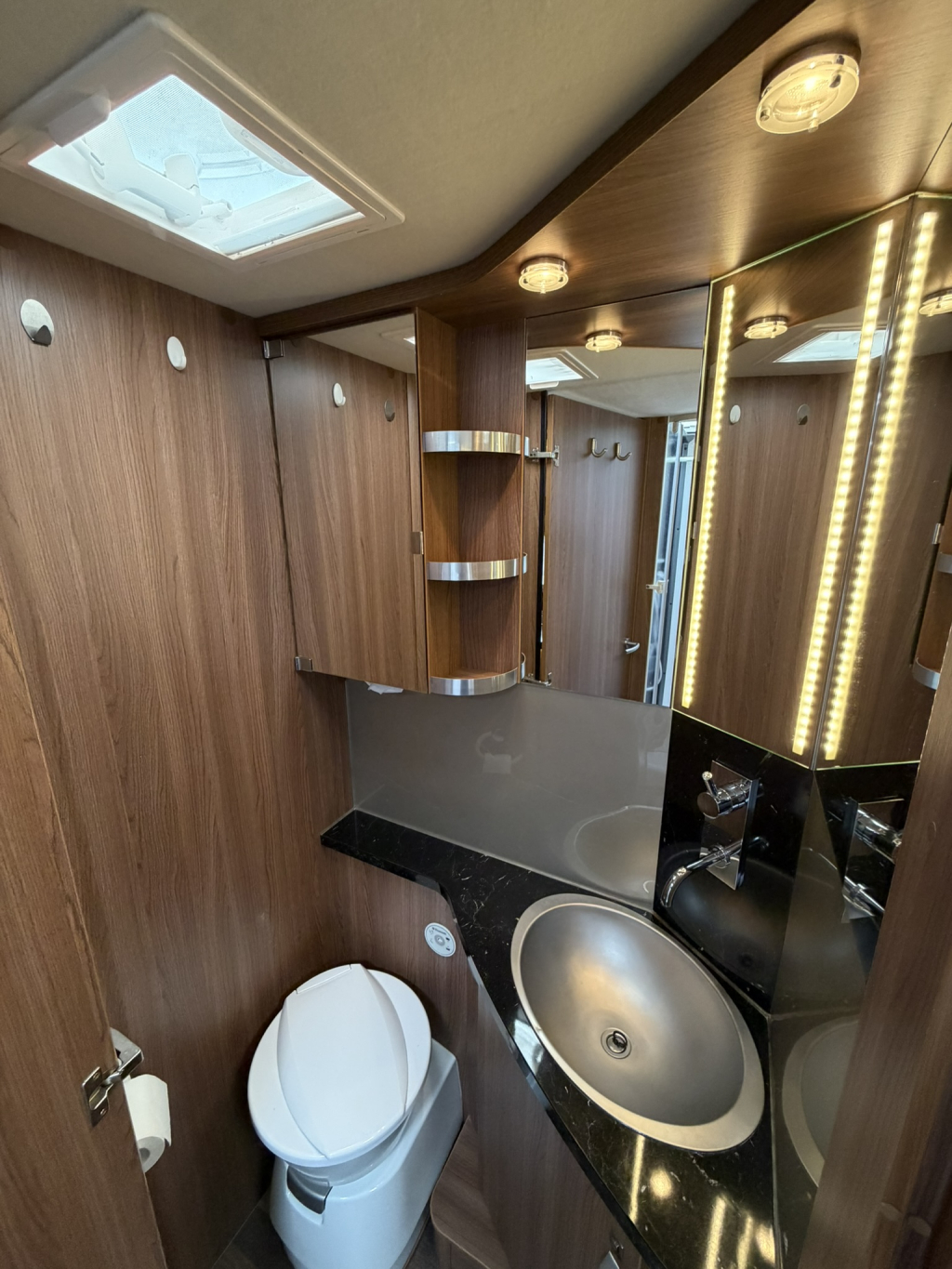 KNAUS Sky i Plus 700 LX foto: 14