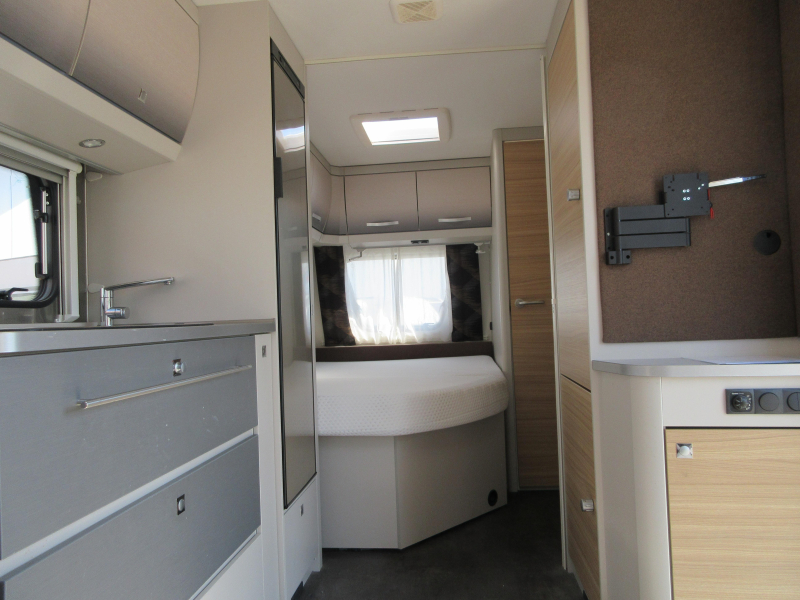 Dethleffs Generation 465 FR EINZIGARTIGES MODELL, FESTES VORZELT Foto: 2