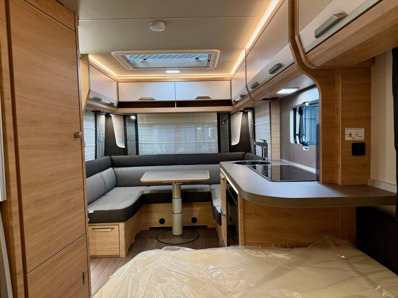 Knaus Sudwind Black Selection 450 FU modeljaar 2026  foto: 12