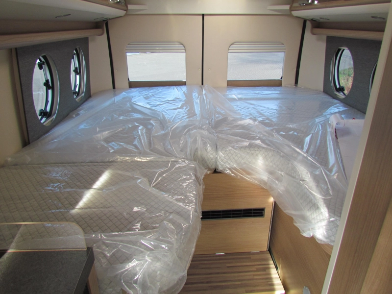 Malibu Diversity GT Skyview 640 LE K Single beds, Automatic photo: 3