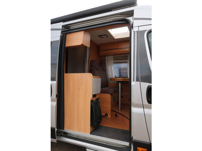 P&ouml;ssl Roadcruiser 640|Lits jumeaux|NIVEAU|Lithium|Climatisation de toit|Busbiker|Solaire|COMPLET ET SOIGN&Eacute; ! photo : 19