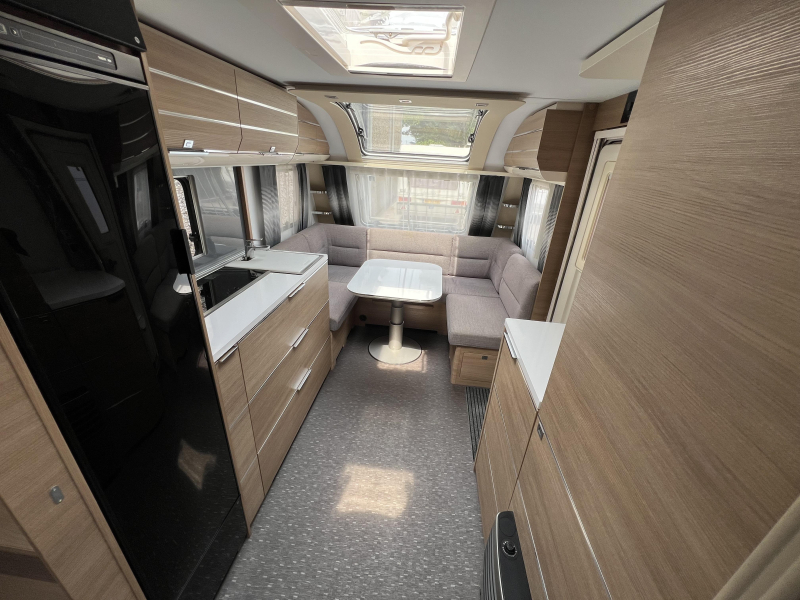 Adria Adora 512 UP Toldo Thule Mover Autom&aacute;tico foto: 4