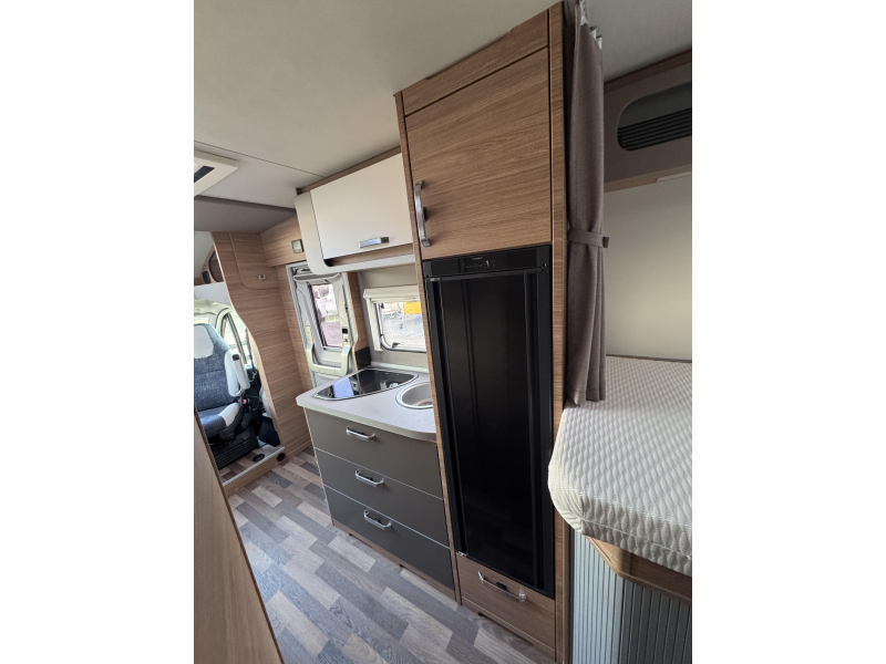 Weinsberg CaraLoft 650 MEG foto: 16