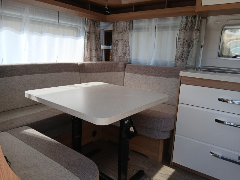 Hobby De Luxe 460 UFE  foto: 4