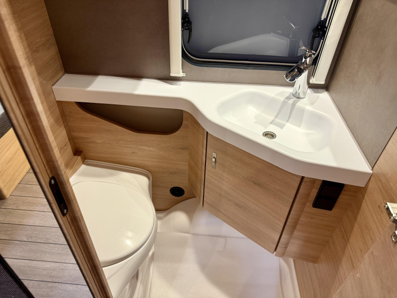 Knaus Sudwind Black Selection 460 EU &iexcl;Acci&oacute;n de aire acondicionado de verano! foto: 15