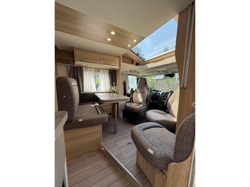 Knaus Sky Wave 650 MEG &iexcl;Amplia autocaravana! foto: 9