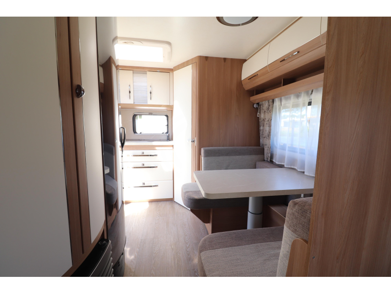 Hobby De Luxe 460 SFF Toldo/Mover/Aire Acondicionado COMPLETO foto: 8