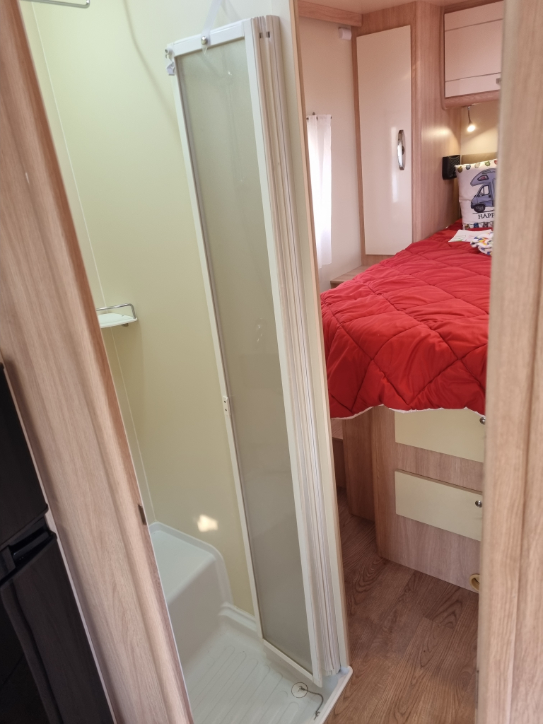 PLA Happy 397 Automatik Queensbett HPC Nivelliersystem 4.4 t Foto: 19