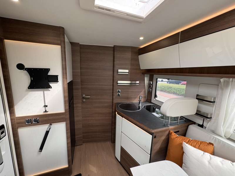 Rapido 896 F Heavy Chassis + Automatik Foto: 12