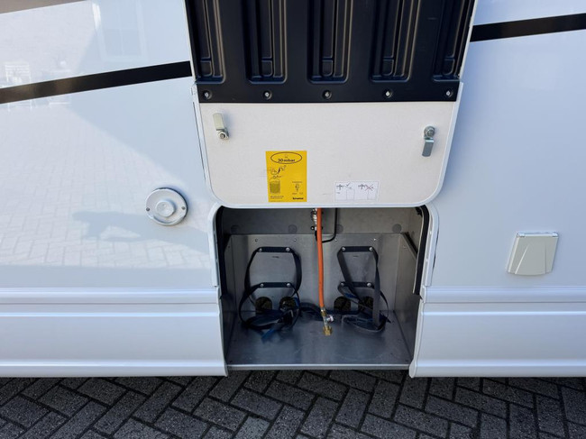 Dethleffs Pulse I 7051 GT-Line DBM Queensbed Als nieuw foto: 8