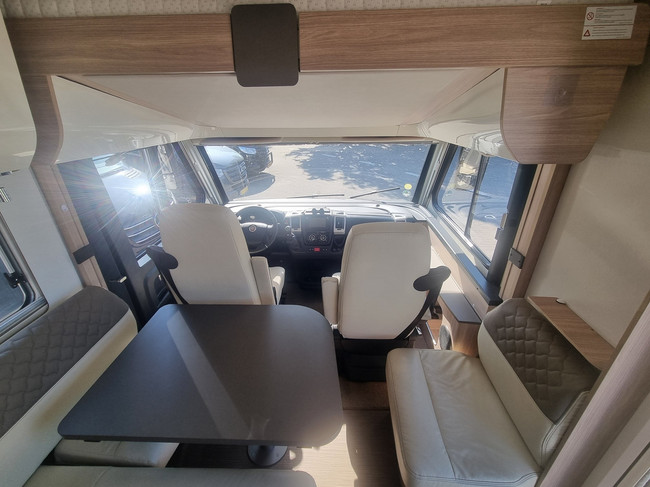 B&uuml;rstner Ixeo I720 Champagne Fiat foto: 18
