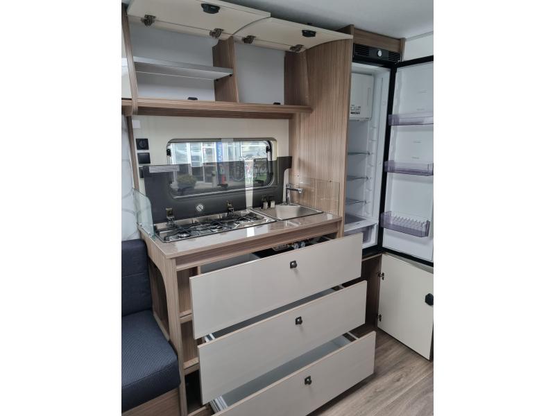 Fendt Tendenza 465 SFB 1800 kg - Vloerverwarming  foto: 10