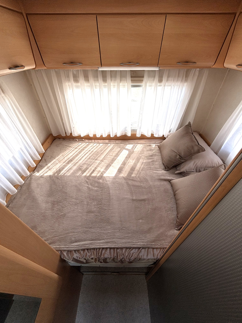 Hymer Swing 622 QUERBETT + HUBBETT INZAHLUNGSNAHME-SCHN&Auml;PPCHEN! EBENERDIG Foto: 2