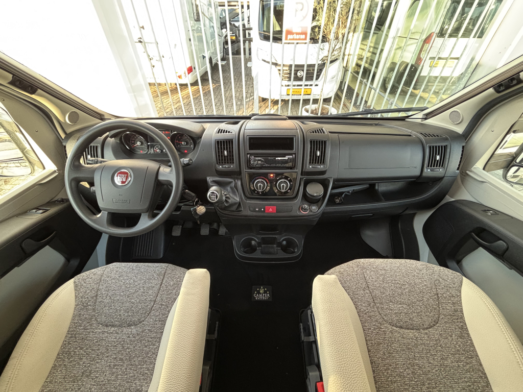 Adria Coral Supreme 670 SLT ENKELE BEDDEN UNIEK! ALDE  foto: 15