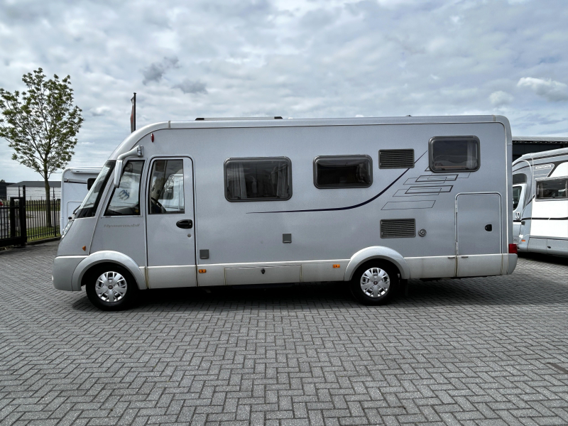 Hymer B614 CL Dwarsbed/Hefbed/160pk  foto: 23