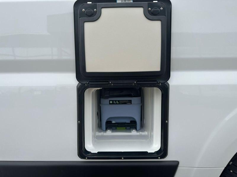 VANTourer 600 D 6 plazas para dormir y cama elevable y techo elevable foto: 16