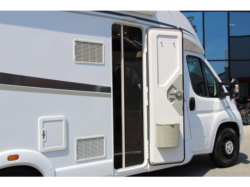 Weinsberg CaraLoft Queensbed + Hefbed  foto: 10