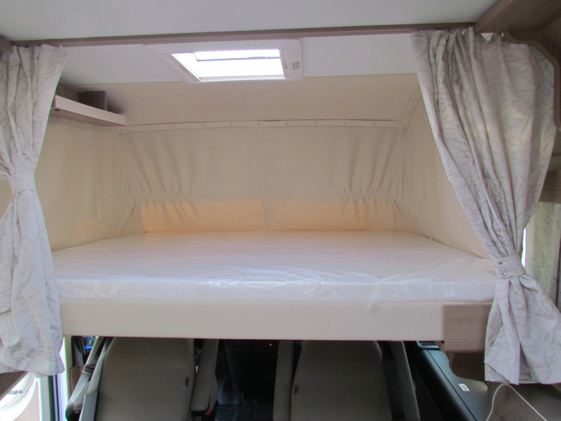 Malibu T 430 KB LE Lengte-/Hefbed Automaat  foto: 5