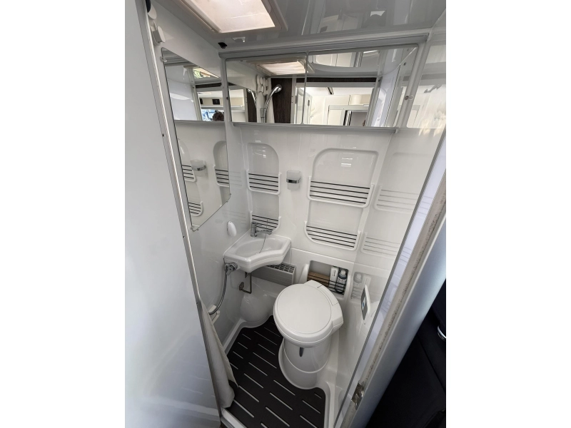 Westfalia Sven Hedin MAN TGE - SLIDEOUT  foto: 9