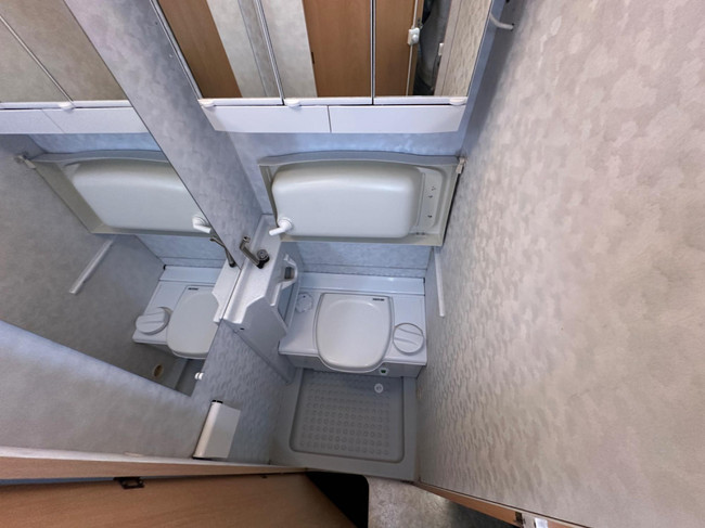 Adria Unica 390 PS photo: 8