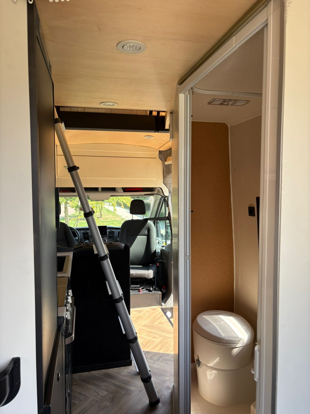 Ford Transit  foto: 14