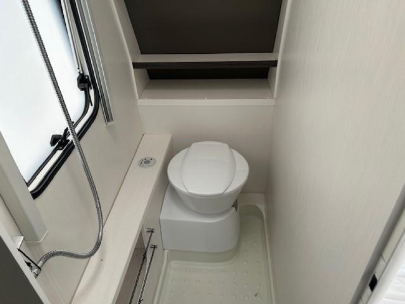 Dethleffs C'Go 475 FR Mover & toldo foto: 10