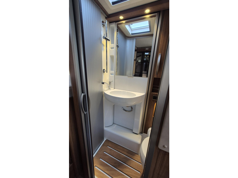 Hymer Exsis 578 Lengtebed + Hefbed Euro 6  foto: 10