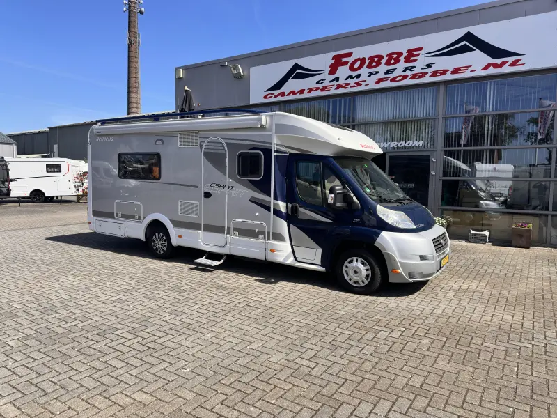 Peugeot Burow Mobil 550