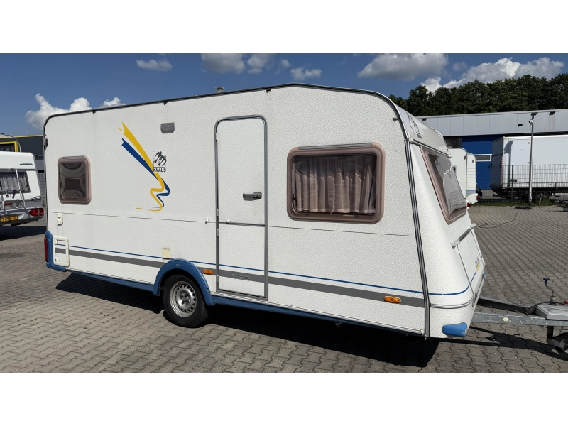 Knaus Blue Line 450 TF frans bed rondzit toilet