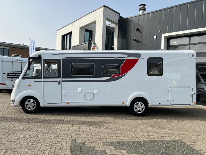 Bürstner Aviano I 727 queensbed hefbed 150PK  foto: 6